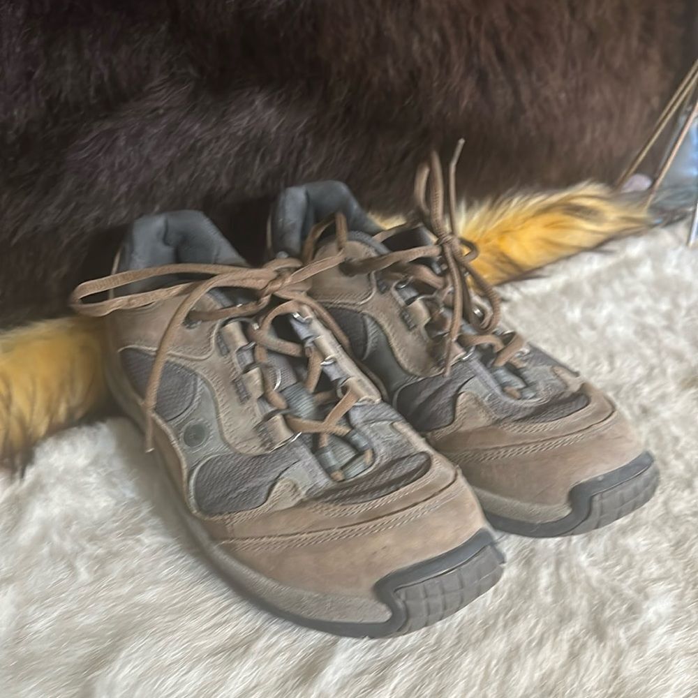 Hi-tec shoes 10.5 (700)